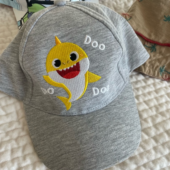 LOT OF 3 TODDLER BOY HATS - Picture 2 of 12